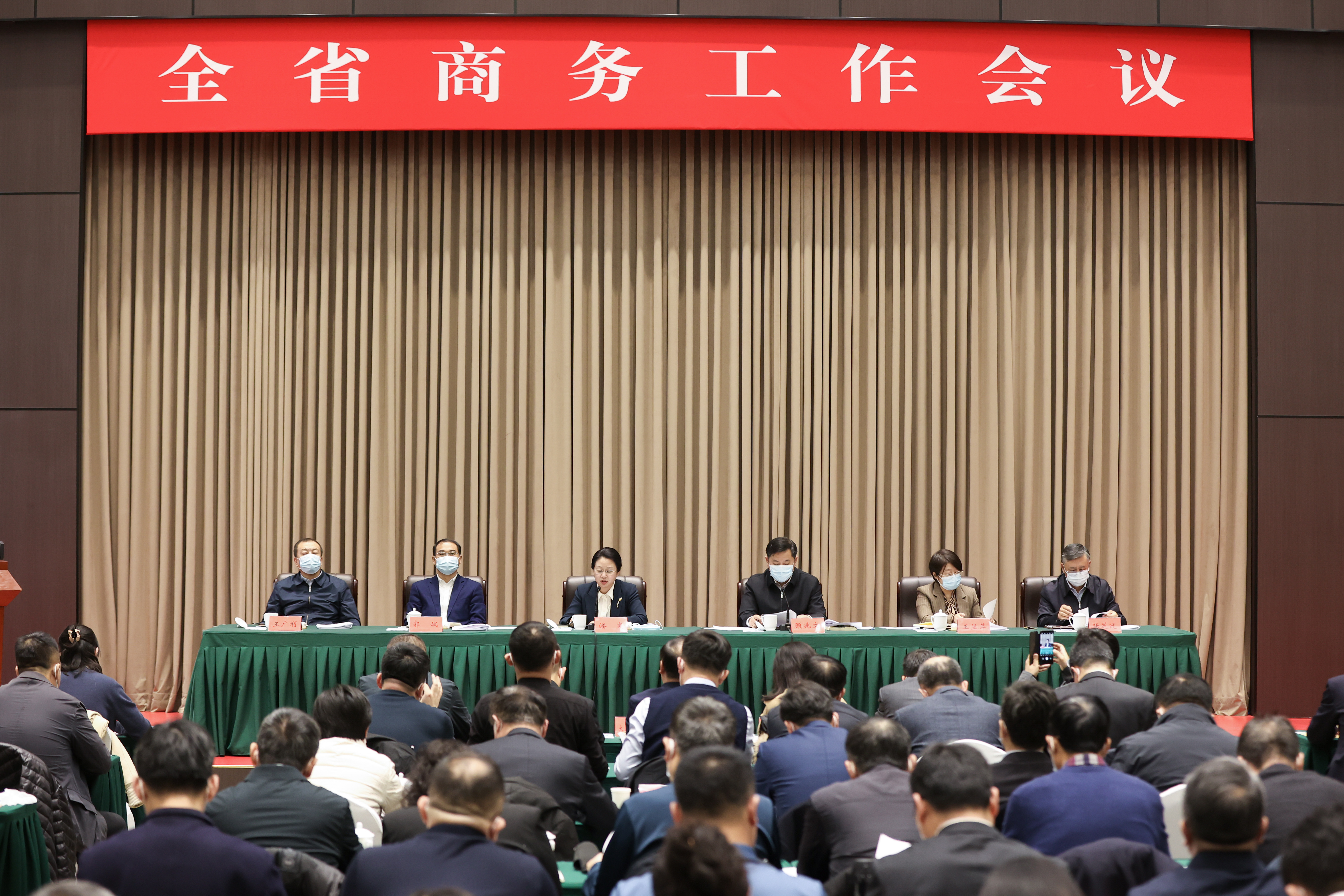 去年全省招商引资实际到位资金同比增近两成